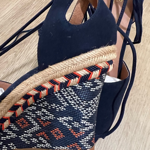 NEW Cabi Navy Suede Lace-Up Wedge Espadrilles – Tribal Pattern – Size 10M – New - Picture 14 of 14